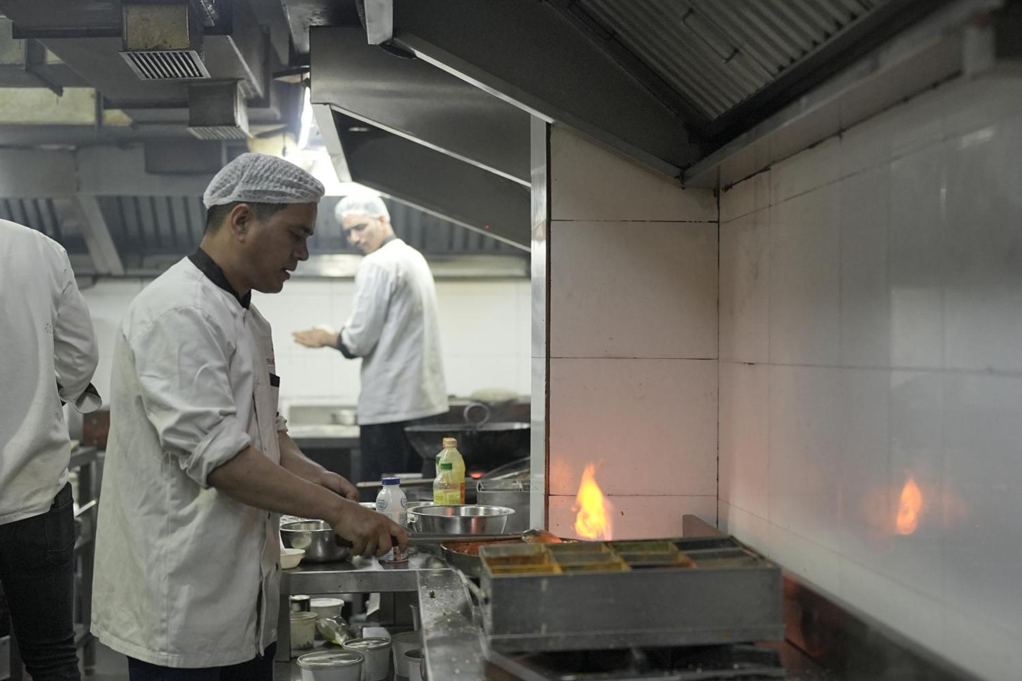 Atharva Hotel กุลบาร์กา ภายนอก รูปภาพ